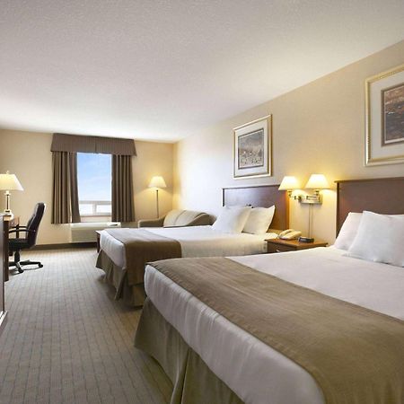 Days Inn By Wyndham Moose Jaw Kültér fotó