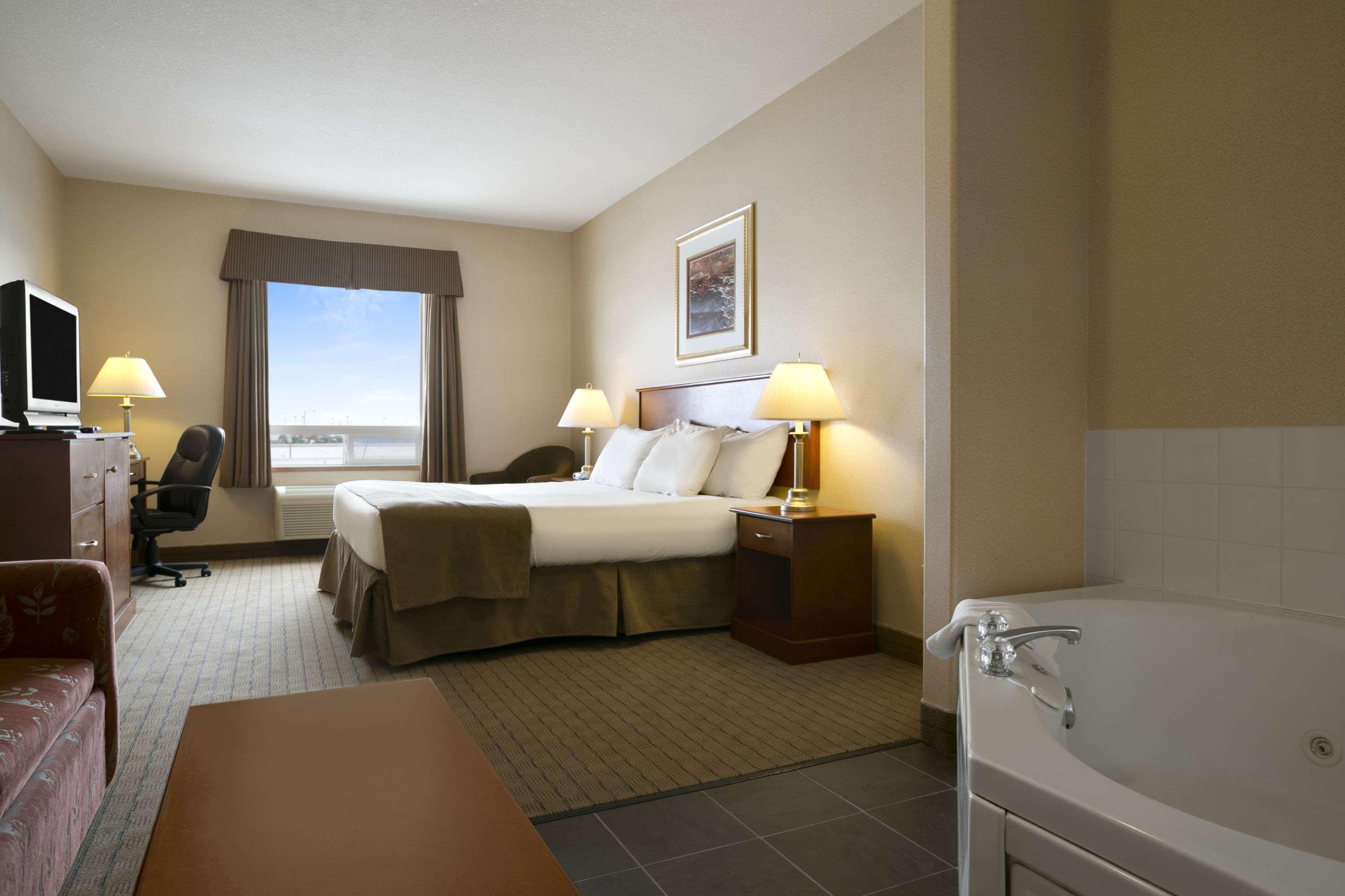Days Inn By Wyndham Moose Jaw Kültér fotó