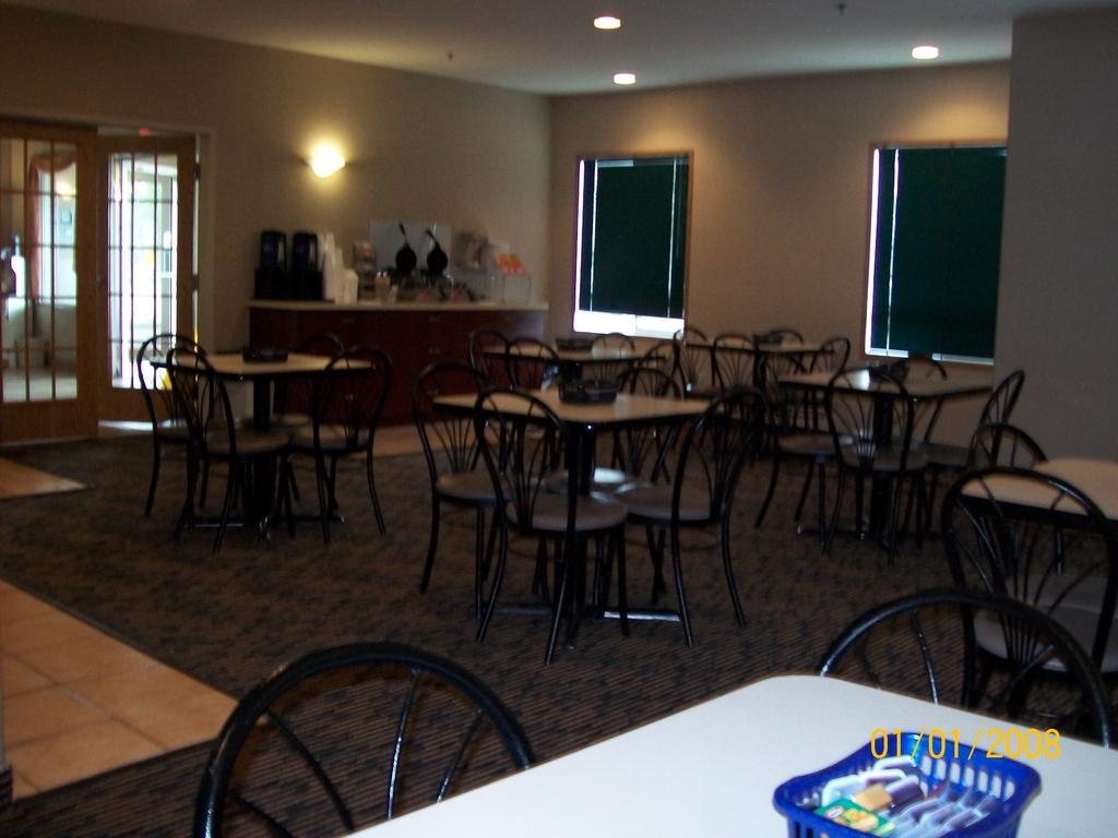 Days Inn By Wyndham Moose Jaw Kültér fotó